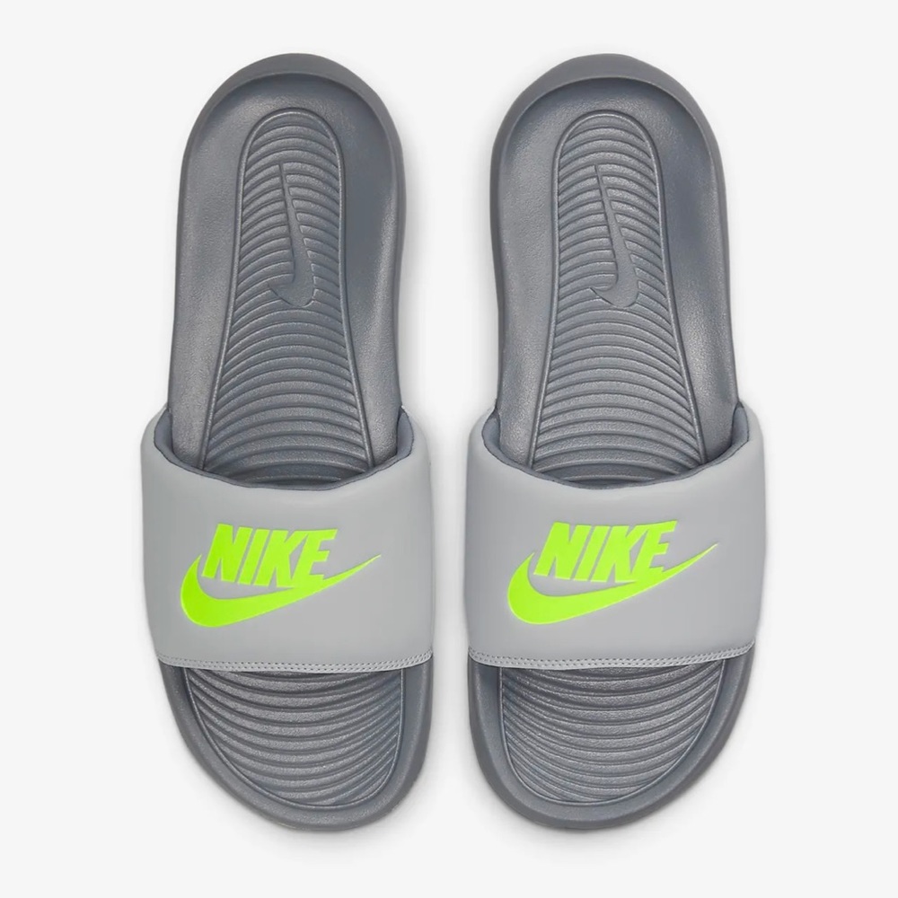 Nike Men’s Victori One Slide New With Nike Tag no box